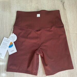 Vuori Rib Studio Short Cedar Small NEW With Tags. Brown cedar, 6” Biker